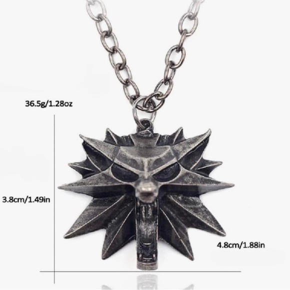 The Witcher Style Wolf’s Head Necklace - Picture 7 of 7